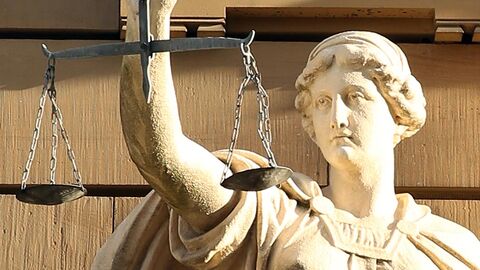 Justitia Brustbild Justitia-Statue